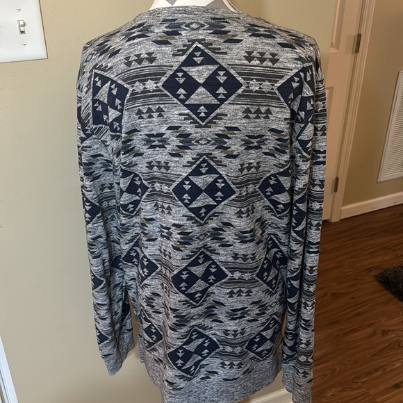On The Byas Thermal Shirt Mens Medium Gray Aztec Print Crew Neck Long Sleeve - Picture 6 of 9